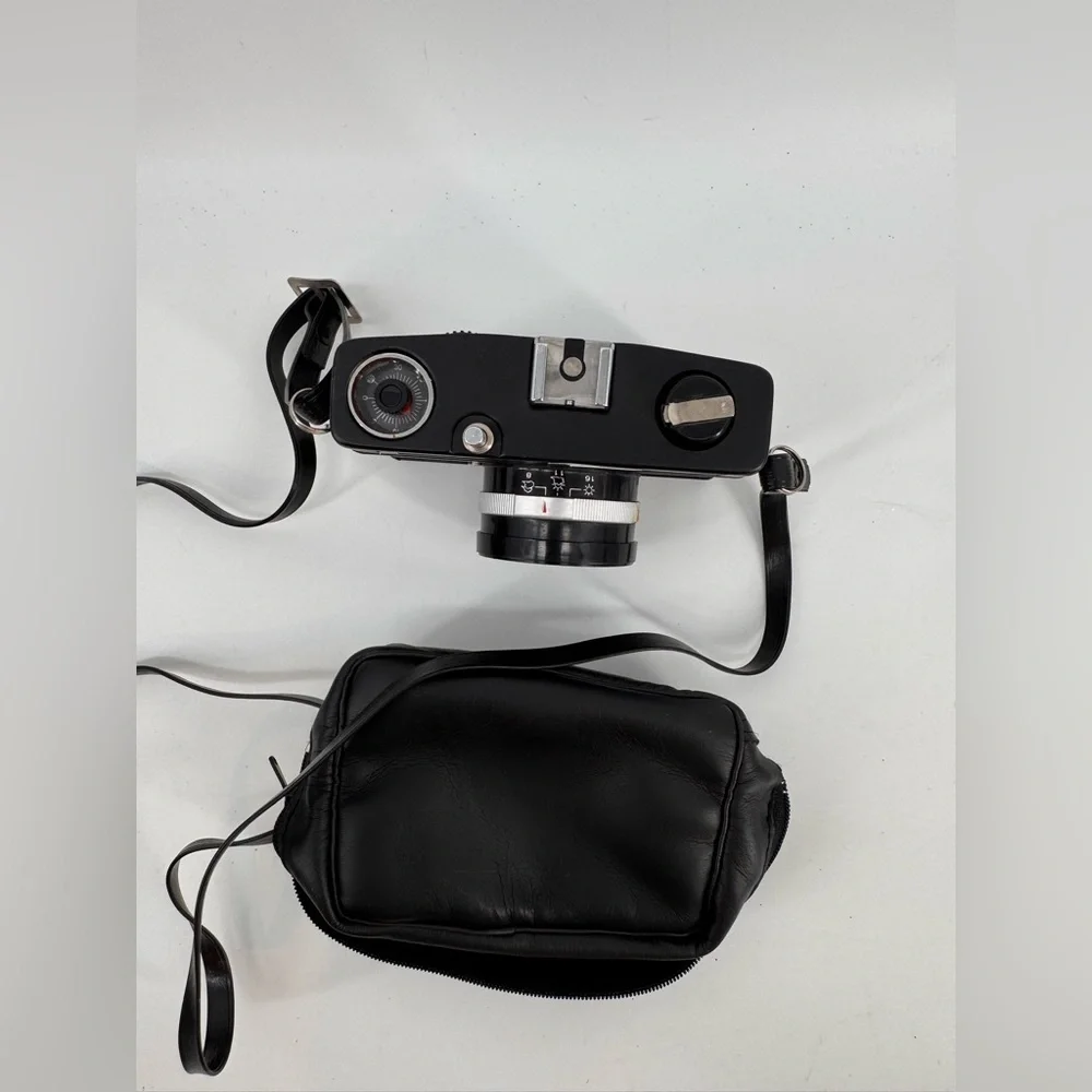 Vintage Sanyo ST-3 Film Camera